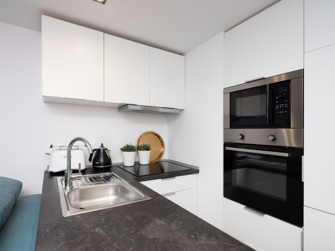 Lofts Cracow Apartments - City Center Cracovia Esterno foto