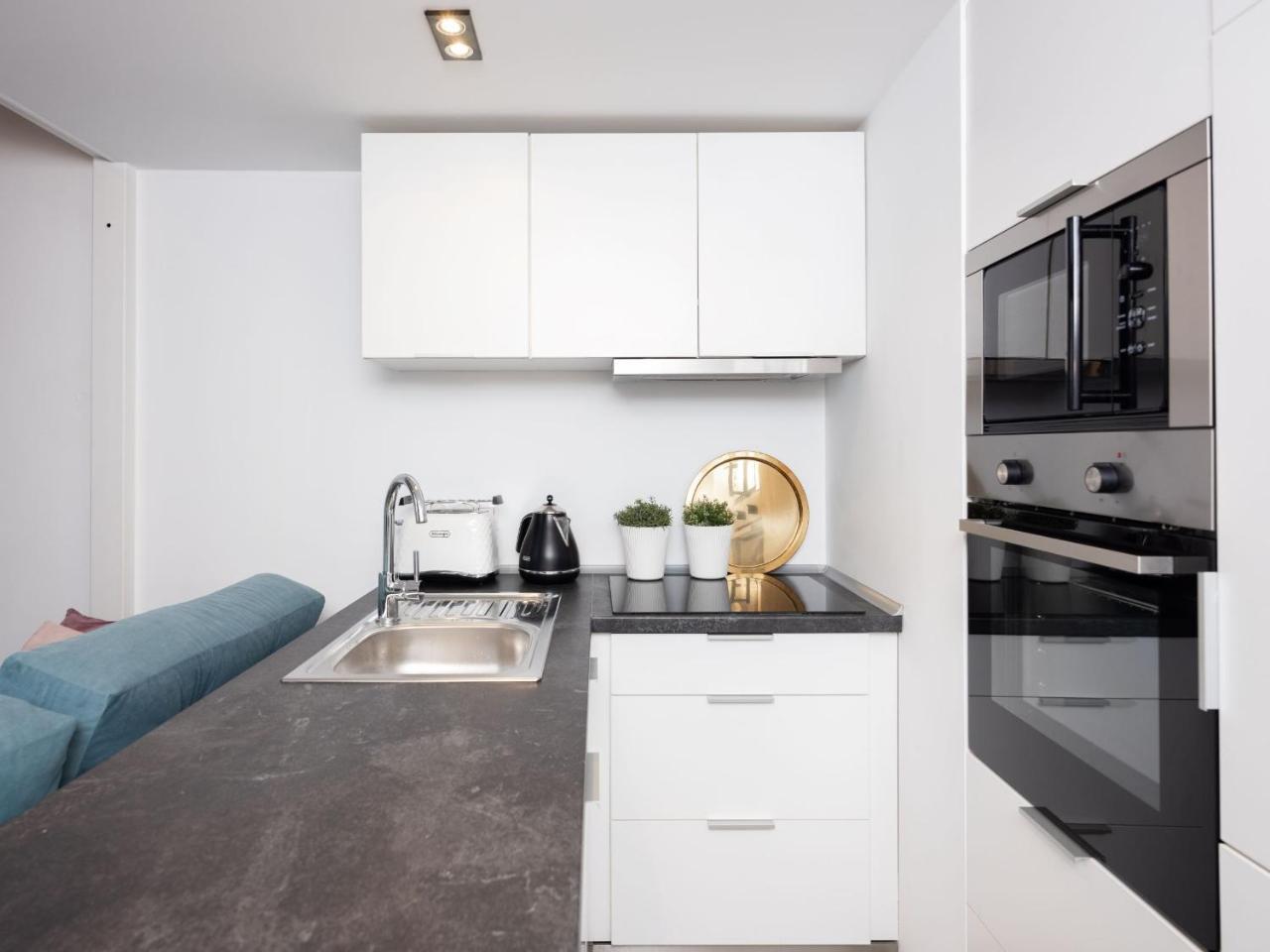 Lofts Cracow Apartments - City Center Cracovia Esterno foto